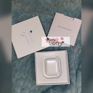 2nd generation airpods with wireless charging case